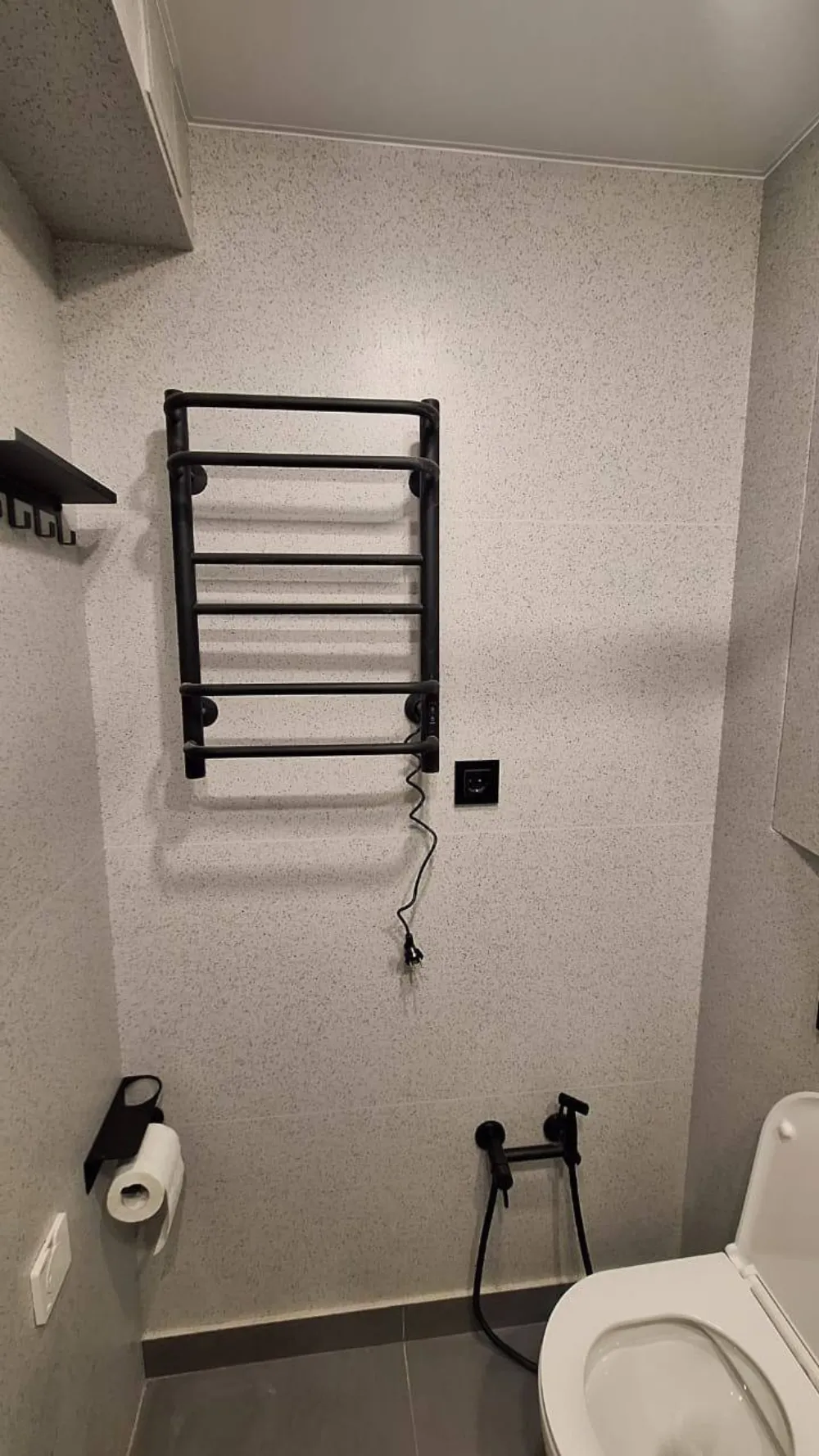 Работа FIRST — restroom/003